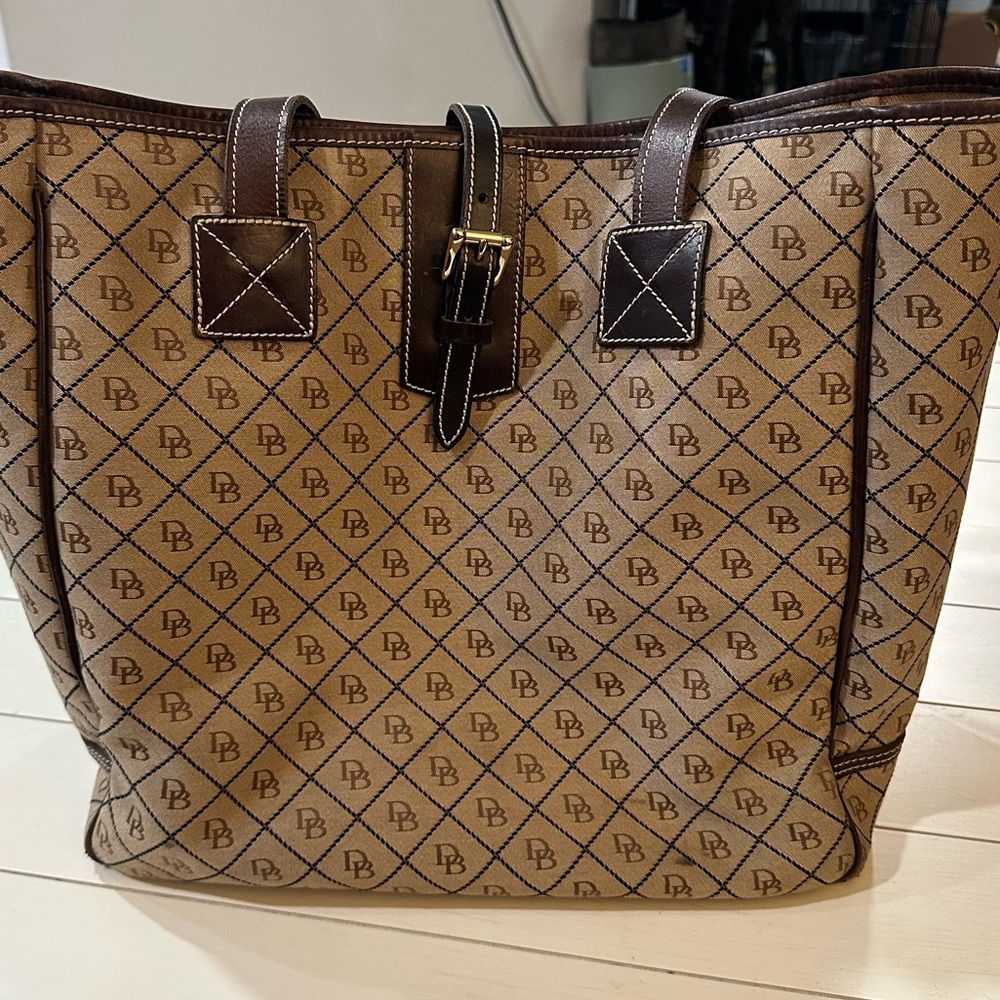 Dooney & Burke Large Tote Bag